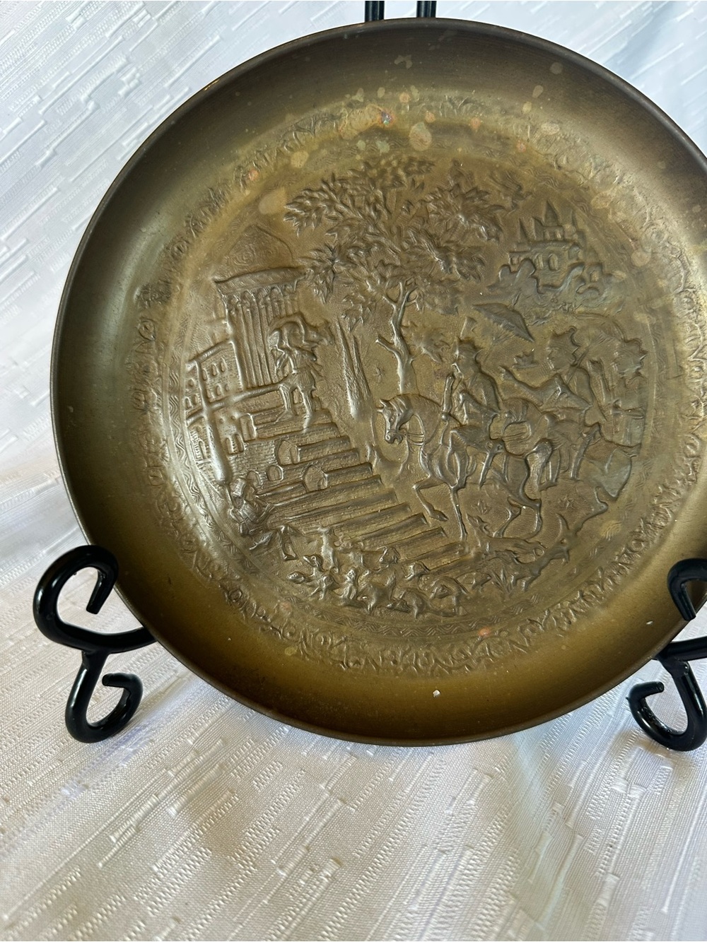 Vintage Embossed Brass Wall Plate Medieval Horsemen Castle Scene 8”